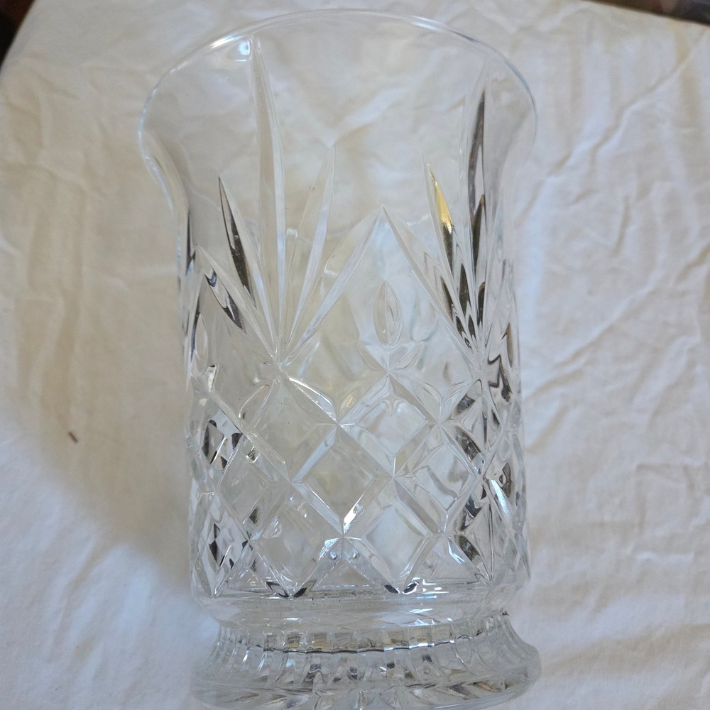 Glass Vase Diamond Cut Centerpiece Decor 9‎ Inch tall 6 in opening